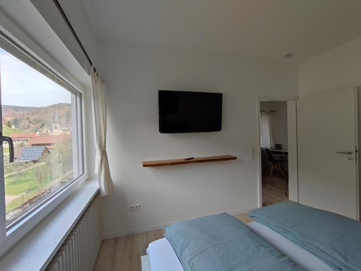 Steepleview House Bed & Breakfast Бад Петерстал-Грисбах Екстериор снимка